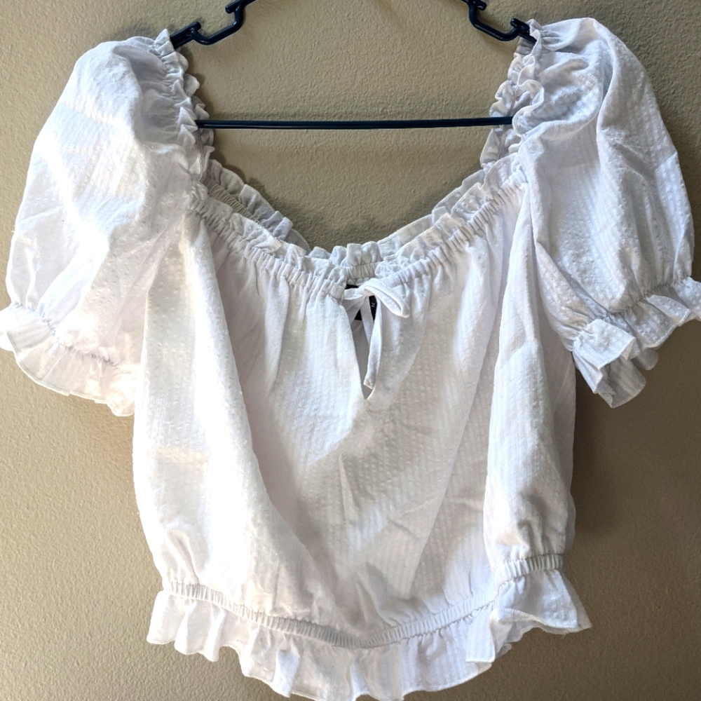 White off shoulder crop top